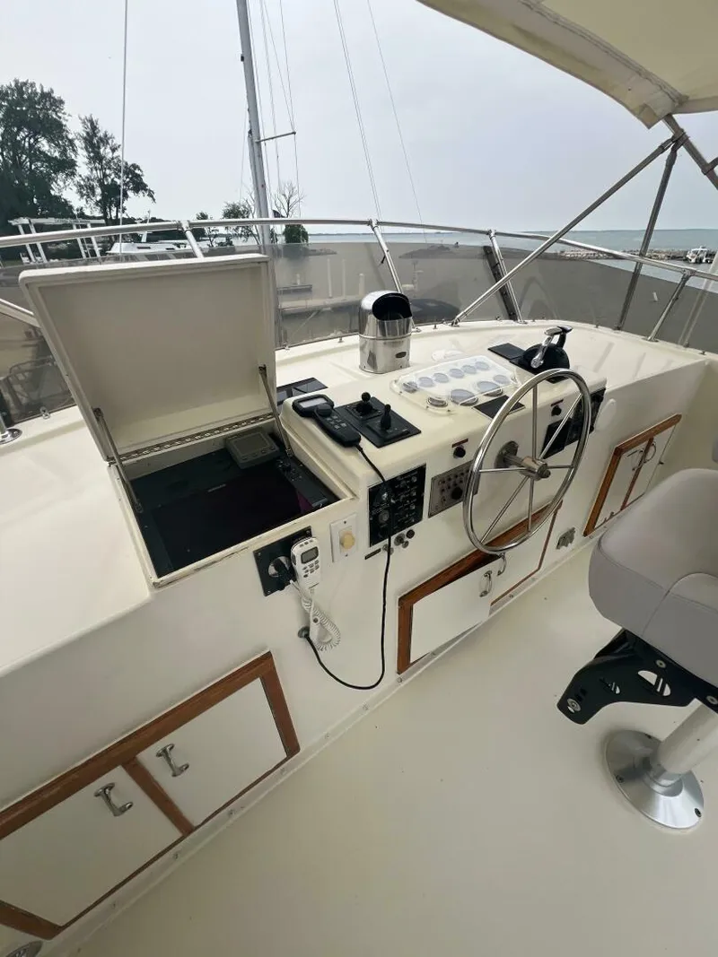 Slide: The Image of Hatteras 61 CPMY 1984 - 5406994