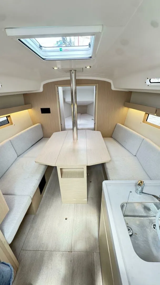 Slide: The Image of Beneteau Oceanis 34.1 2023 - 5406952