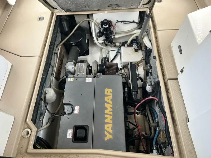 Slide: The Image of 28' Cutwater engine room - 5407989