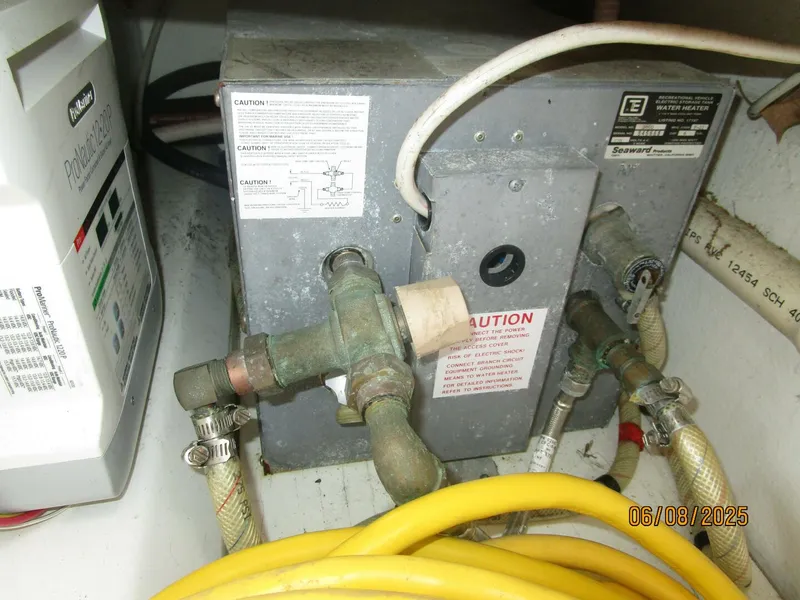 Slide: The Image of 28' Cutwater water heater - 5408718