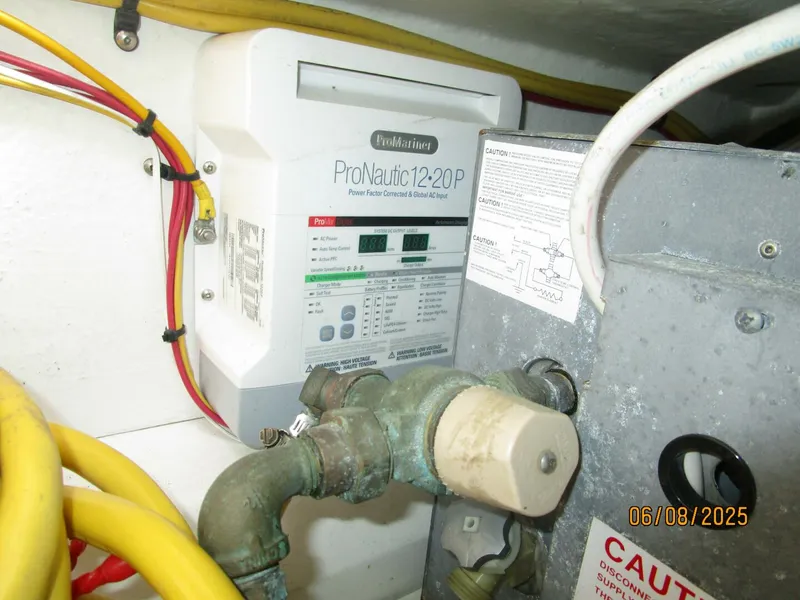 Slide: The Image of 28' Cutwater battery charger - 5407976