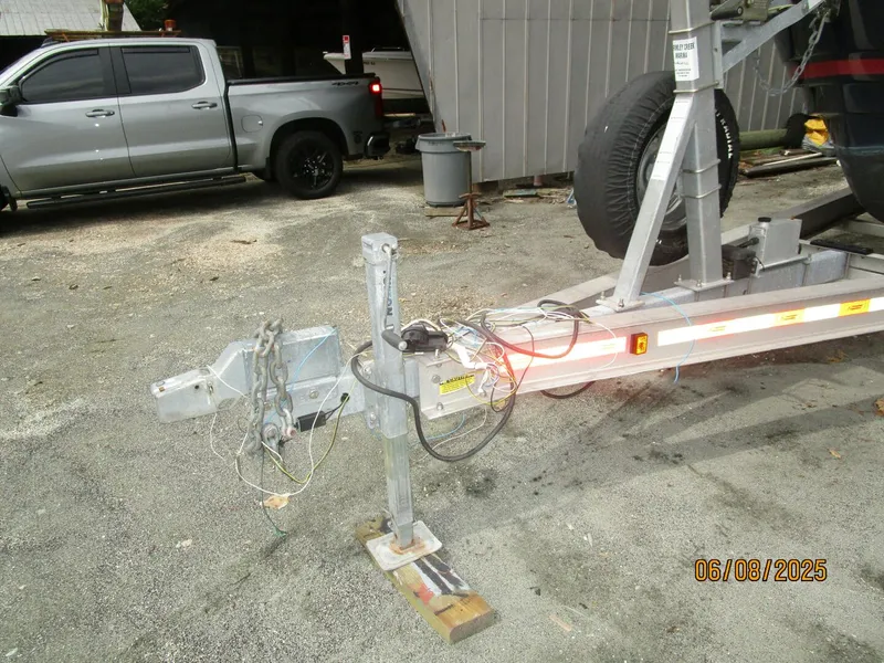 Slide: The Image of 28' Cutwater trailer tongue2 - 5408708