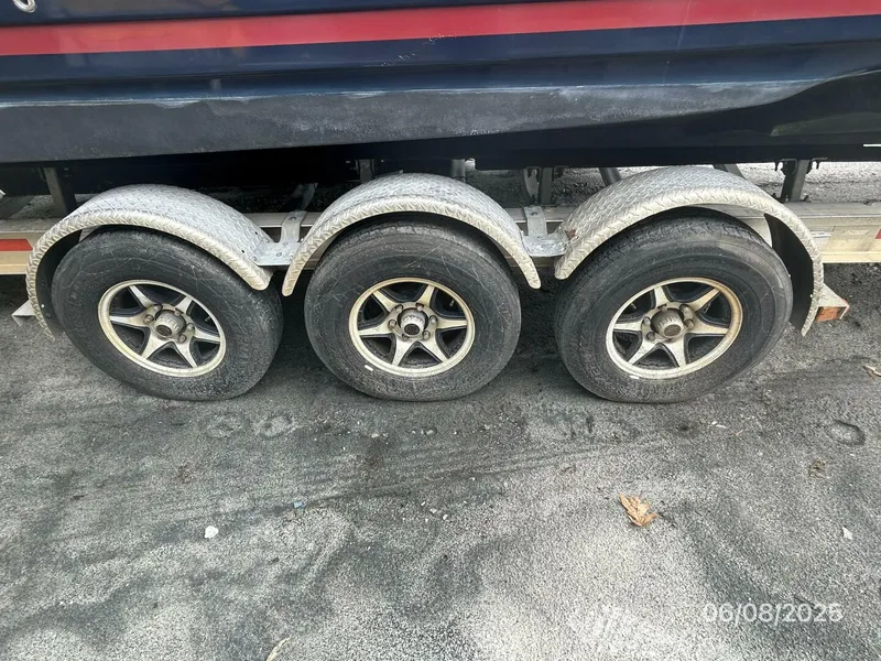 Slide: The Image of 28' Cutwater trailer right wheels - 5408707