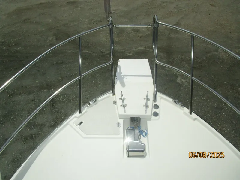 Slide: The Image of 28' Cutwater anchor windlass - 5407975