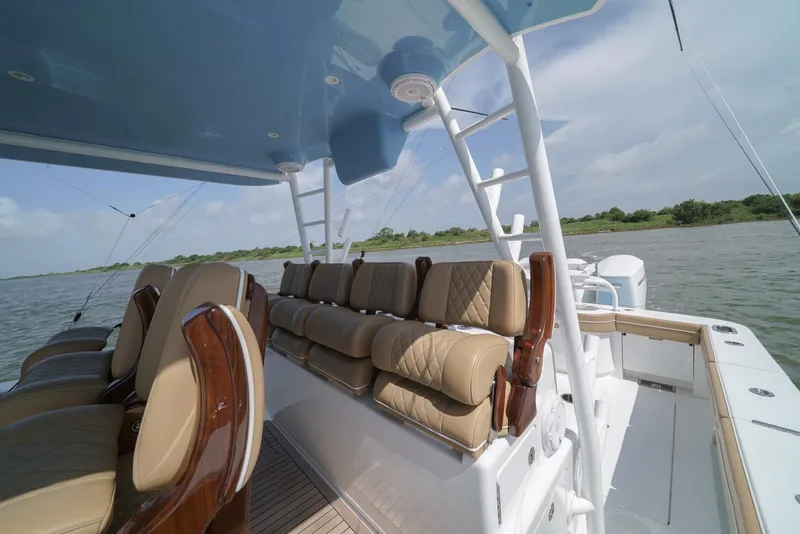 Slide: The Image of 2024 Valhalla Boatworks V46  - 5408330