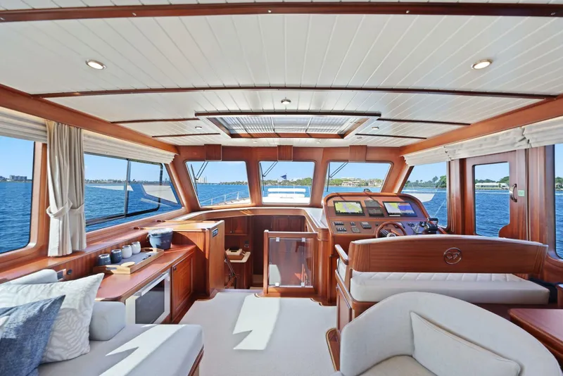 Slide: The Image of Vicem 65 Classic For Sale Forward Salon - 5408837