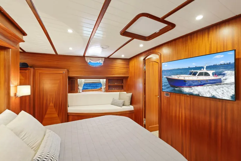 Slide: The Image of Vicem 65 Classic For Sale Master Facing Port - 5408924