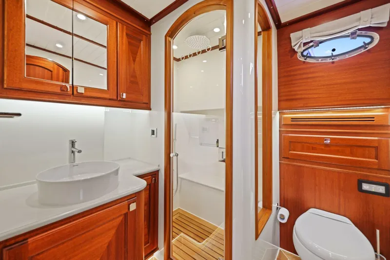 Slide: The Image of Vicem 65 Classic For Sale Starboard/Day Head - 5408934