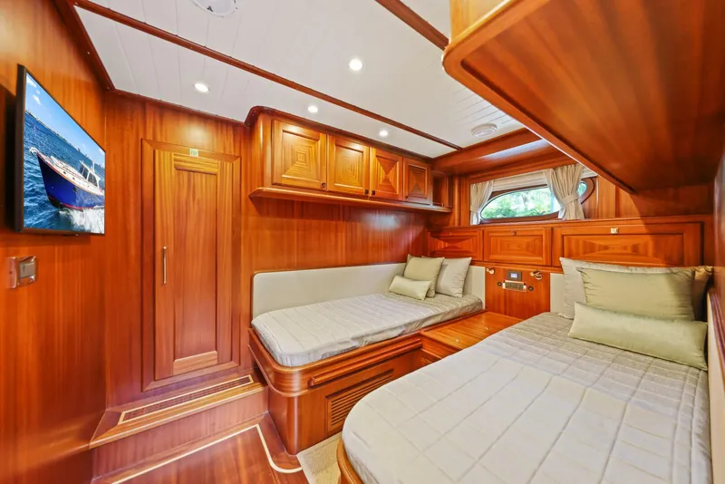 Slide: The Image of Vicem 65 Classic For Sale Aft Stateroom - 5408955