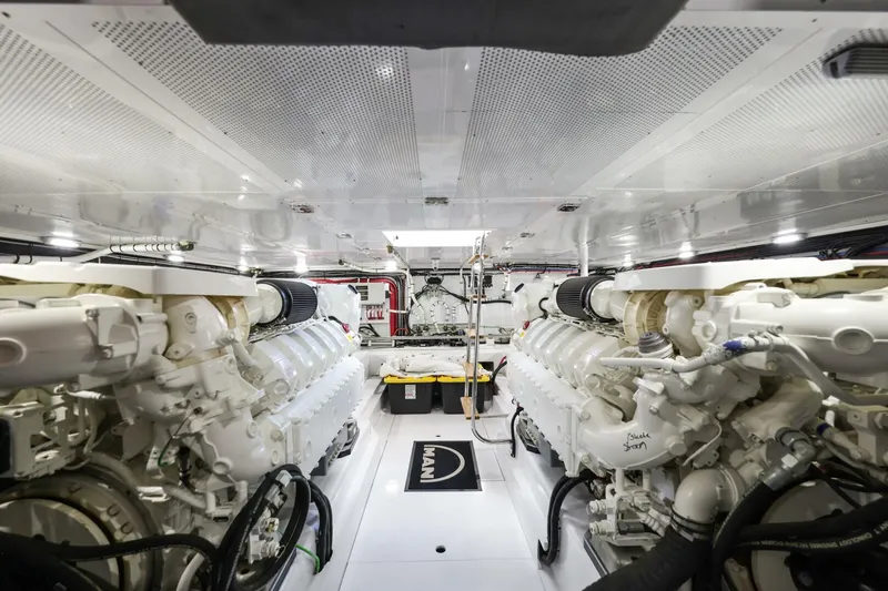 Slide: The Image of Vicem 65 Classic For Sale Engine Room - 5408991