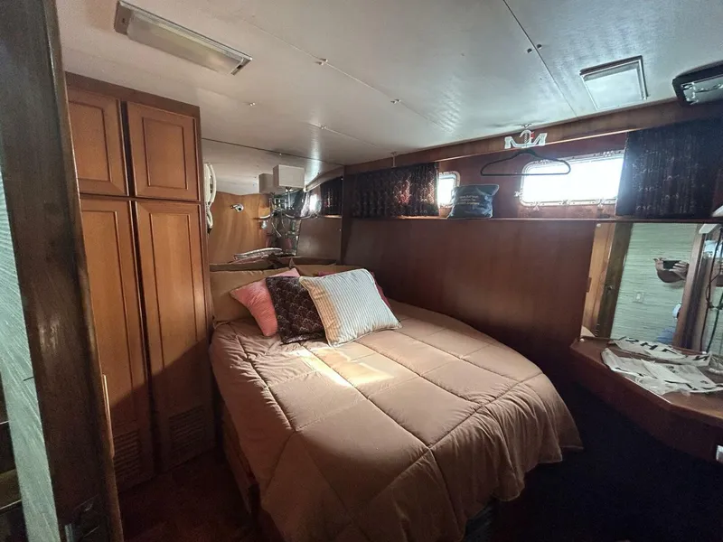 Slide: The Image of Jefferson Marquessa 52 Standard Deckhouse 1988 - 5410199