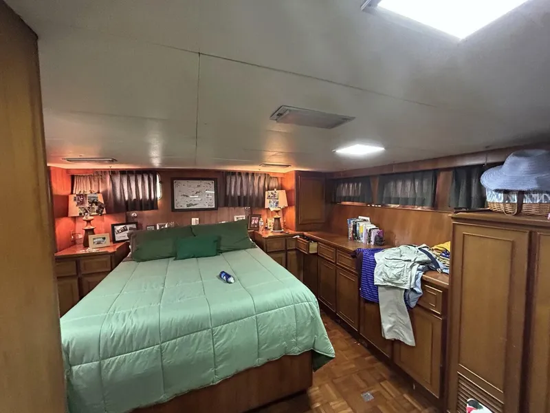 Slide: The Image of Jefferson Marquessa 52 Standard Deckhouse 1988 - 5410201