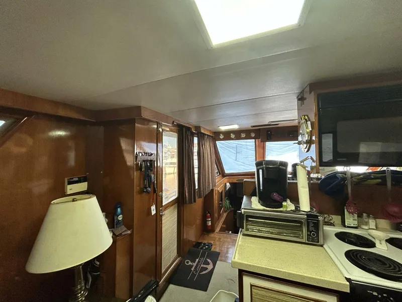 Slide: The Image of Jefferson Marquessa 52 Standard Deckhouse 1988 - 5410188