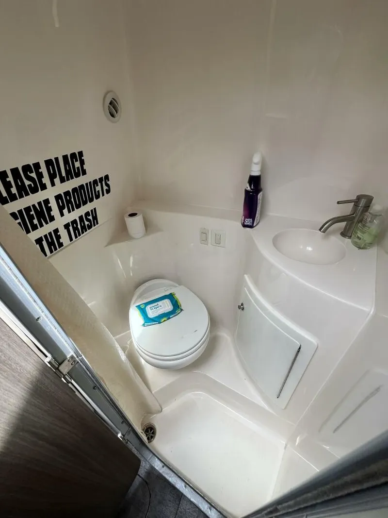 Slide: The Image of Regal 26 XO 2019 - 5410379