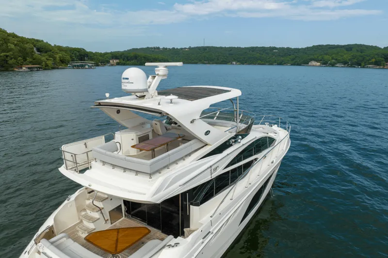 Slide: The Image of Sea Ray L550 FLY 2018 - 5410906