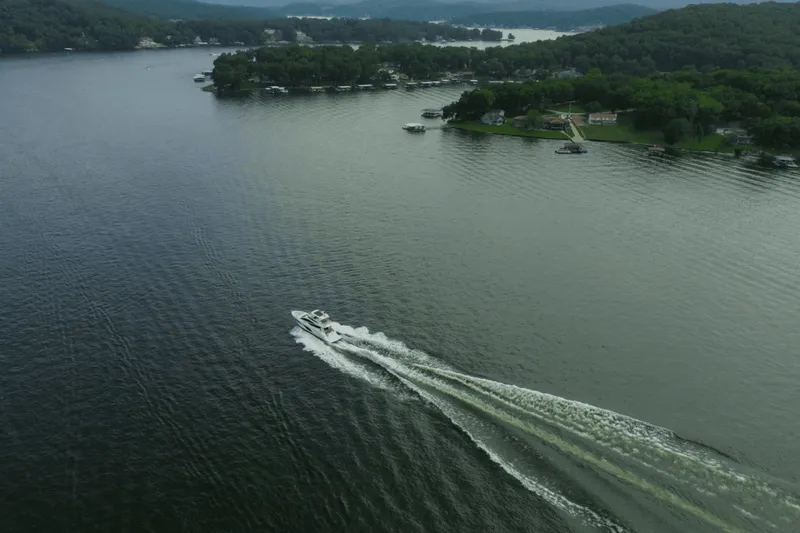 Slide: The Image of Sea Ray L550 FLY 2018 - 5410886