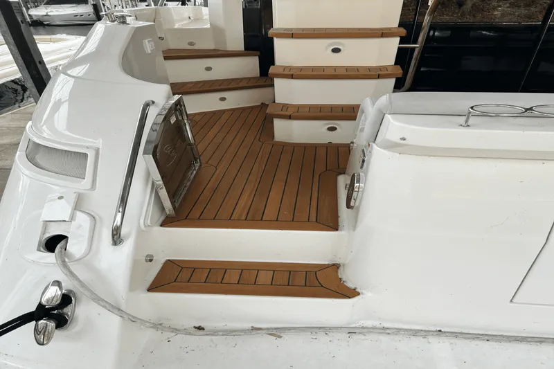 Slide: The Image of Sea Ray L550 FLY 2018 - 5410889