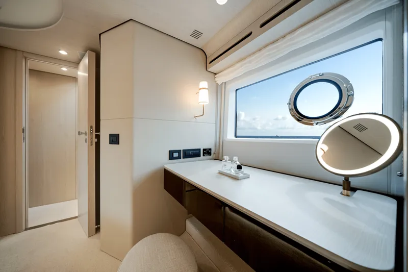 Slide: The Image of Azimut Fly 78 2026 - 5506503