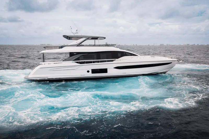 Slide: The Image of Azimut Fly 78 2026 - 5506547