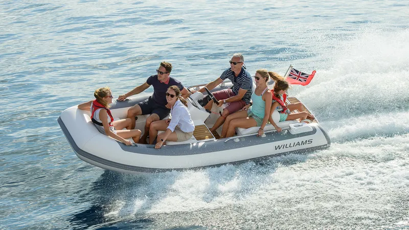 Slide: The Image of Azimut Fly 78 2026 - 6225911