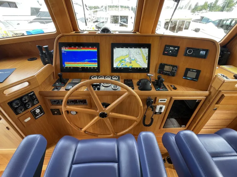 Slide: The Image of Pilothouse helm 1 Garmin 8600 series navigation - 5411295