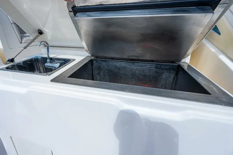 Slide: The Image of Albemarle 41 2005 - 5413639