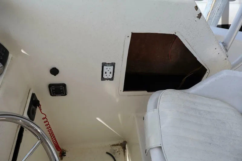 Slide: The Image of Sea Boss 235 Walkaround 2005 - 5413826