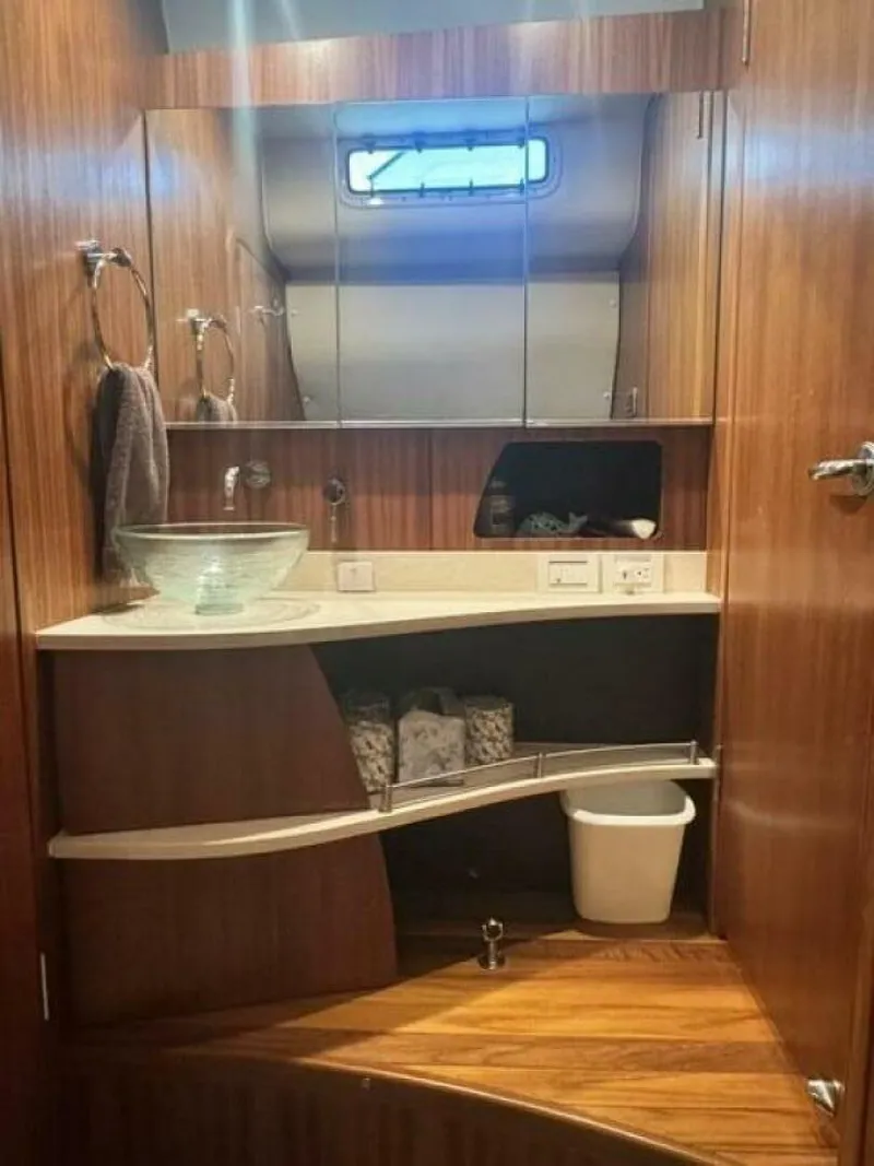 Slide: The Image of Tiara 43 Sovran 2006 - 5415566