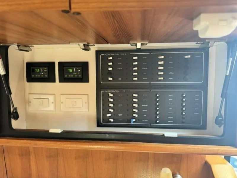 Slide: The Image of Tiara 43 Sovran 2006 - 5415559