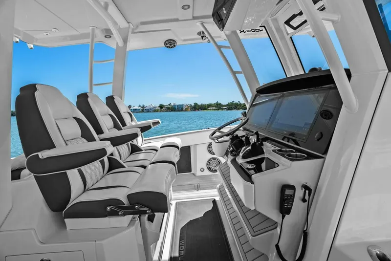 Slide: The Image of 2022 World Cat 400 CC-X - Helm Seating - 5510982