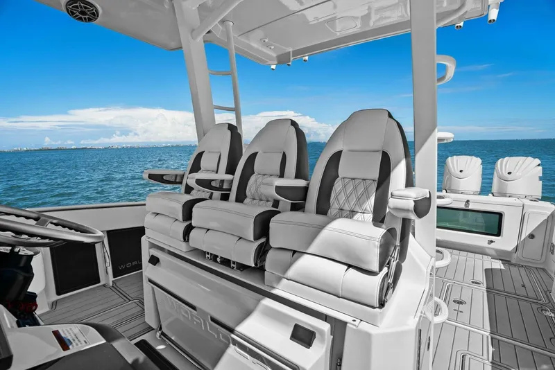 Slide: The Image of 2022 World Cat 400 CC-X - Helm Seating - 5510980