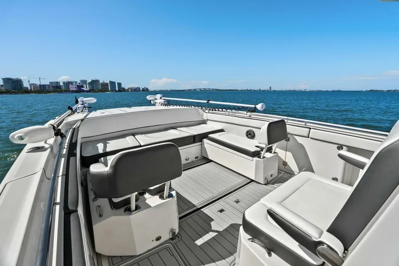 Slide: The Image of 2022 World Cat 400 CC-X - Bow - 5511007