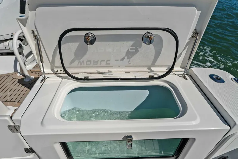 Slide: The Image of 2022 World Cat 400 CC-X - Livewell - 5510966