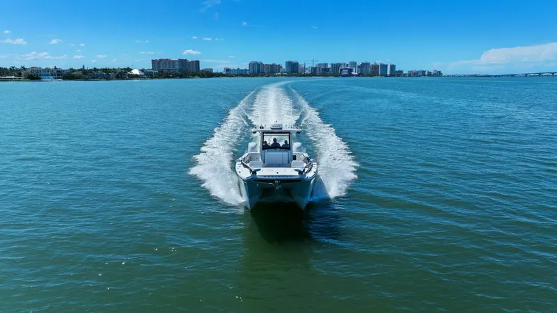 Slide: The Image of 2022 World Cat 400 CC-X - Profile Bow - 5510954