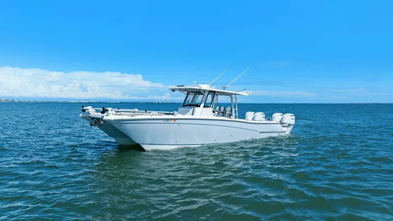 Slide: The Image of 2022 World Cat 400 CC-X - Profile Bow 3/4 Port - 5510931