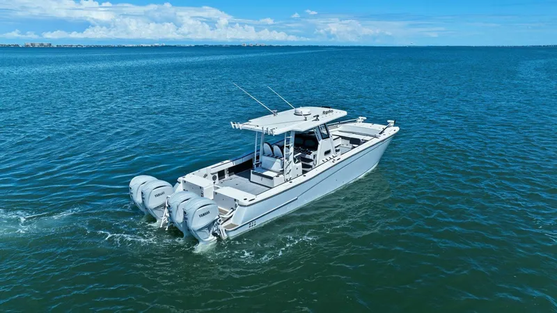 Slide: The Image of 2022 World Cat 400 CC-X - Profile Aerial - 5510945