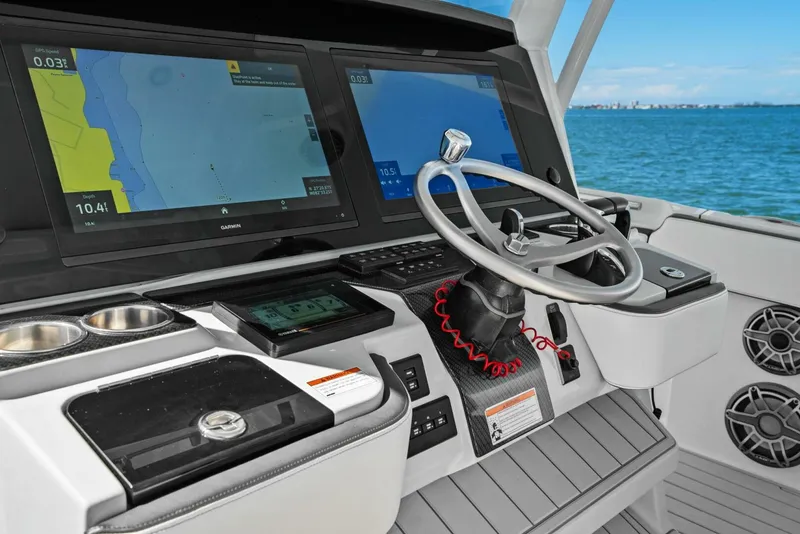 Slide: The Image of 2022 World Cat 400 CC-X - Helm - 5510979