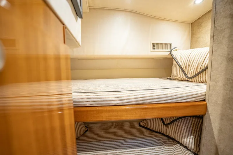 Slide: The Image of 2015 Viking 42 Flybridge Hawk Tuna - 5416672