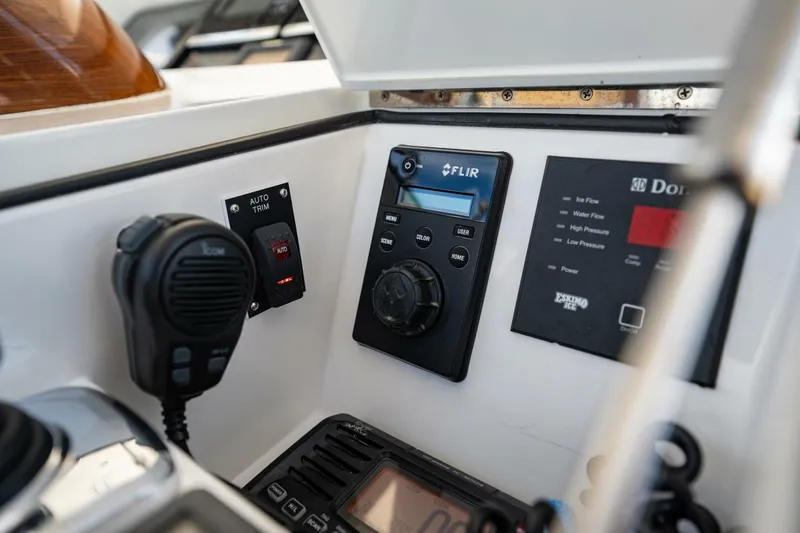 Slide: The Image of 2015 Viking 42 Flybridge Hawk Tuna - 5416689