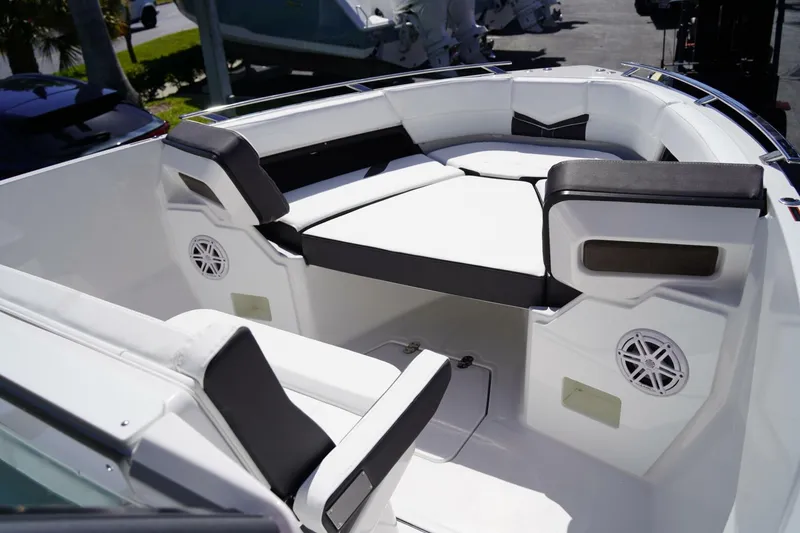 Slide: The Image of Monterey Elite 27 2025 - 5415490