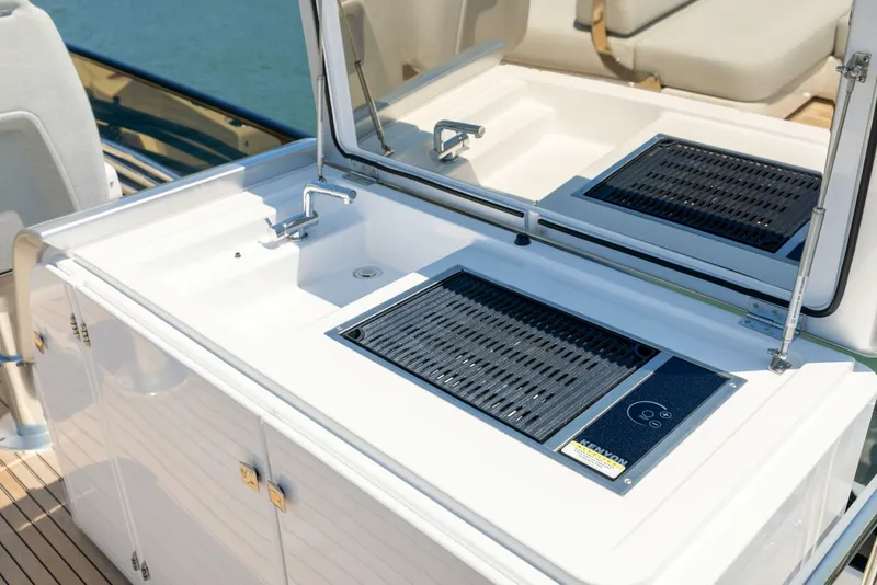 Slide: The Image of Azimut S7 For Sale - SECOND CHANCE - 5416557