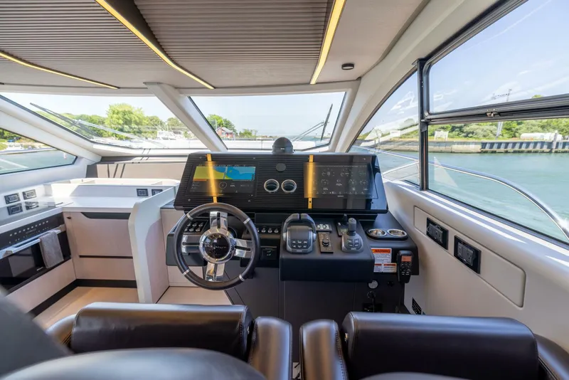 Slide: The Image of Azimut S7 For Sale - SECOND CHANCE - 5416576