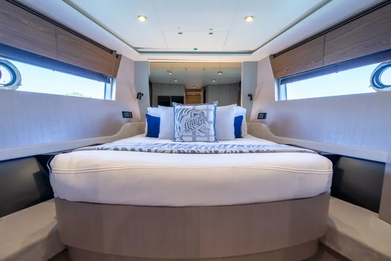 Slide: The Image of Azimut S7 For Sale - SECOND CHANCE - 5416610
