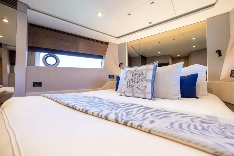 Slide: The Image of Azimut S7 For Sale - SECOND CHANCE - 5416651