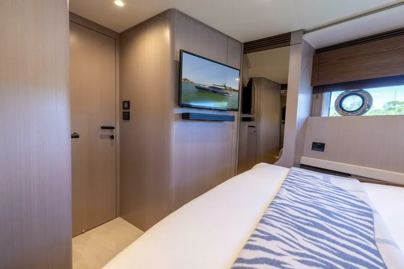 Slide: The Image of Azimut S7 For Sale - SECOND CHANCE - 5416652