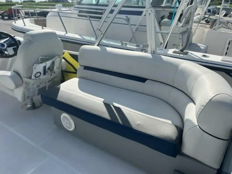 Slide: The Image of Hurricane Fundeck 2021 - 5417638