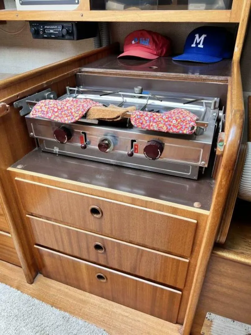 Slide: The Image of Aphrodite 32 1978 - 5418294