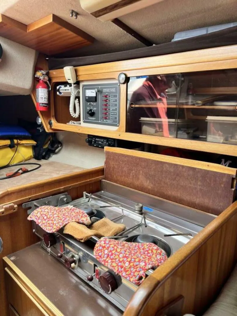 Slide: The Image of Aphrodite 32 1978 - 5418297