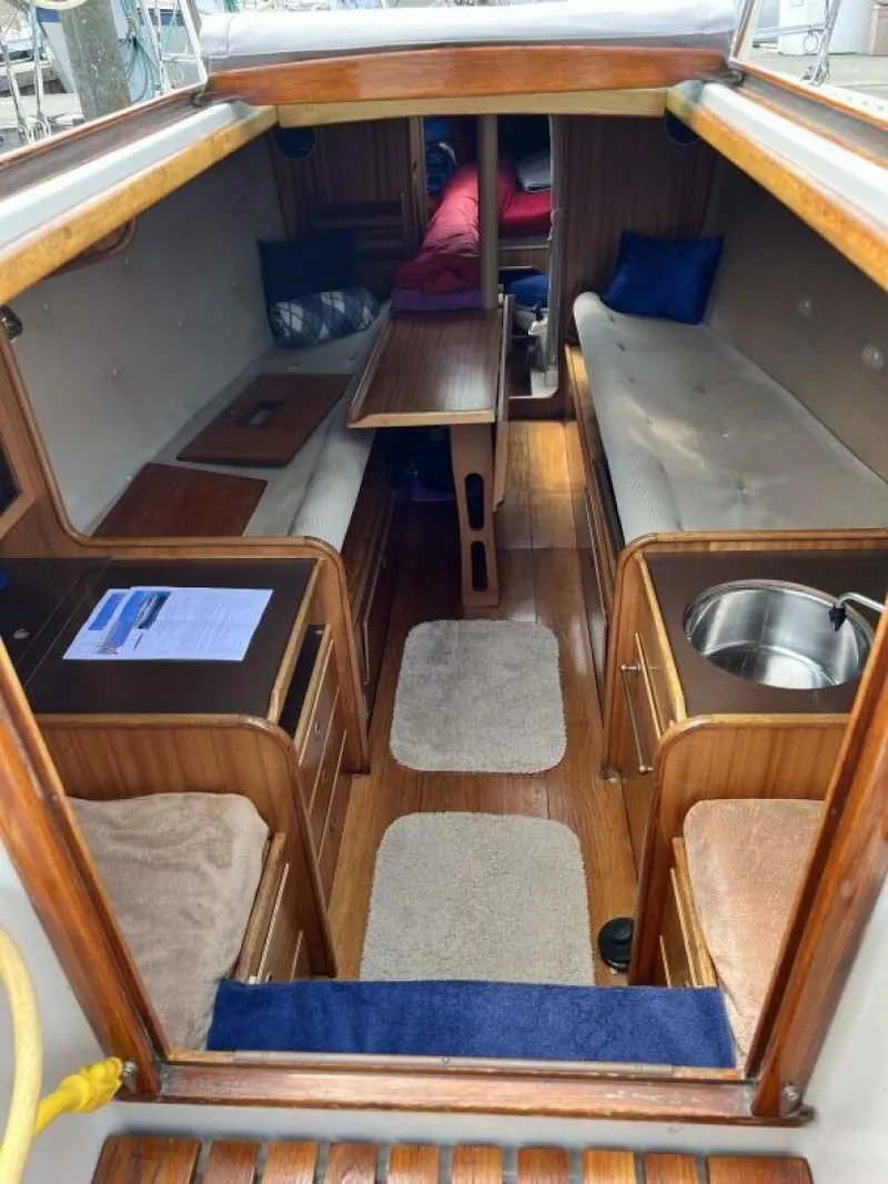 Slide: The Image of Aphrodite 32 1978 - 5418290