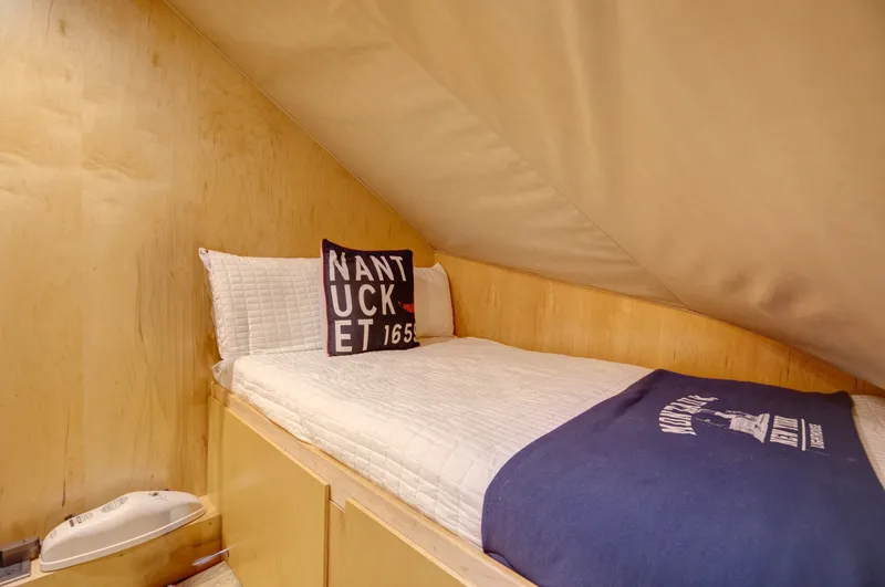 Slide: The Image of Viking 82 - Done Deal - Bunk Room 2010 Viking 82 Convertible Done Deal - 7650404